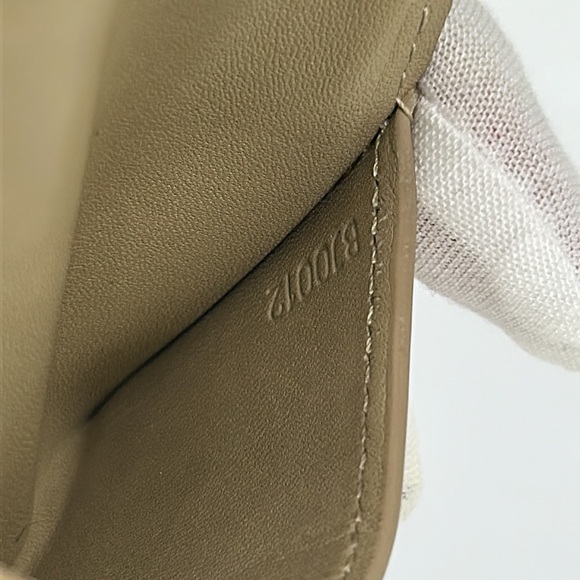 Louis Vuitton Carte de Visite Monogram Vernis Envelope Crème Wallet Authentic - Picture 8 of 9